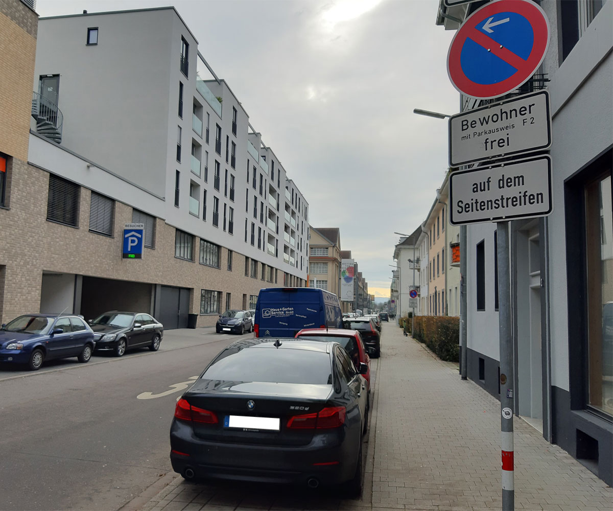 Auf Ein Halteverbot Das Nur Auf Dem Seitenstreifen Gilt Eingeschränktes Halteverbot: Was bedeutet Zeichen 286?
