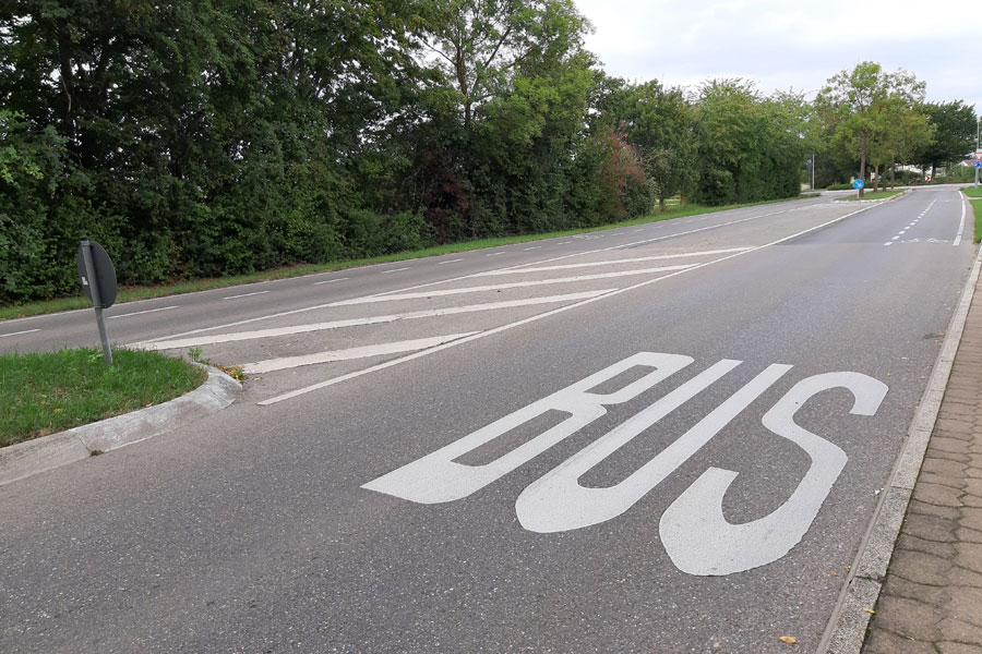 Lange Straße: Klare Regeln am Schutzstreifen