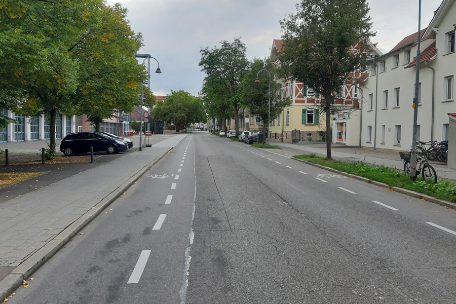 Beidseitige Schutzstreifen kein Parken