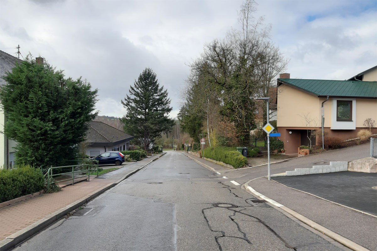 Verkehrszeichen Vorfahrt Zeichen 306 innerorts